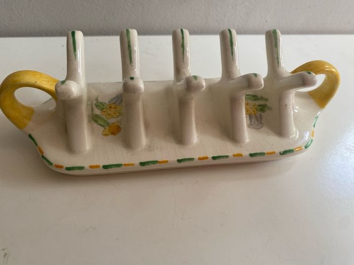Crown Devon pretty mid 20th century toast rack