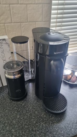 Nespresso Virtuo Coffee Machine & Accessories