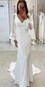Elegant Long Sleeves Trumpet / Mermaid V-Neck Wedding Dress