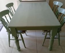 kitchen table and 4 chairs