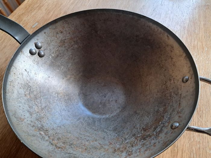 Carbon steel wok