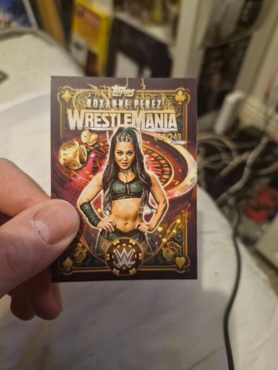 WWE WORLD 2026 Roxanne Perez 660 of 249 Topps Wrestlemania 42 Exclusive Card