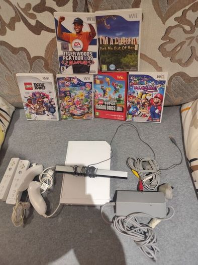 Wii with Mario Party 9, Boom Street, Mario Bros