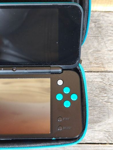 nintendo new 2ds xl with 4 games ,R buttons is not responding