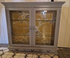 wall mounted cabinet with glass shelves, excellent condition. 95cm wide, 81cm high and 19.5cm deep