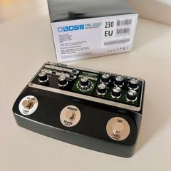 BOSS RE-202 Space Echo Delay pedal LIKE NEW