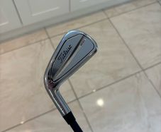 Titleist T200 3 iron with blue velocore