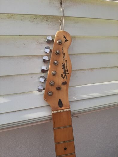 electric guitar