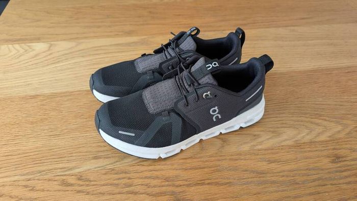 ON Cloud 5 Sky Trainers - Junior (UK4.5)