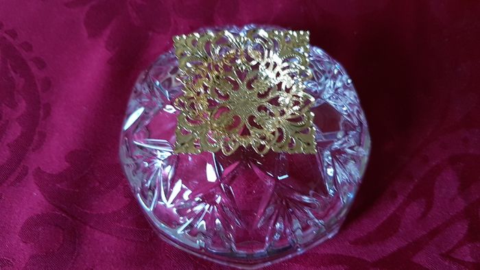 Killarney Crystal Cut Crystal Glass With Number 25 Lidded Jewelry Dish / Bowl With 22 Carat Gold Cover Handle and Footed Base Finishing Made In Ireland