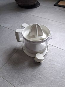 Vintage juicer