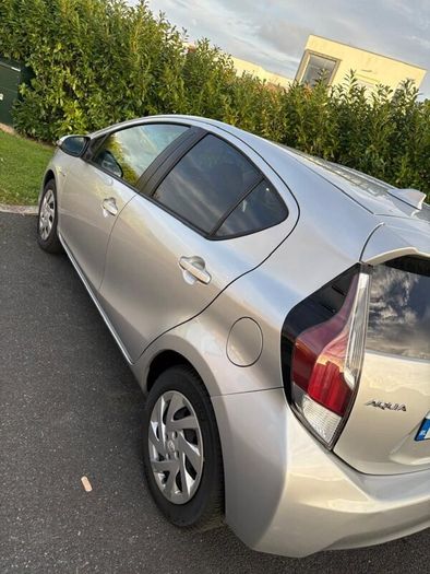 2015 Toyota Aqua S 1.5 Hybrid Automatic | LOW KM