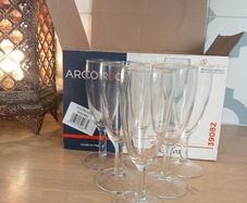 11 champagne glasses 145ml