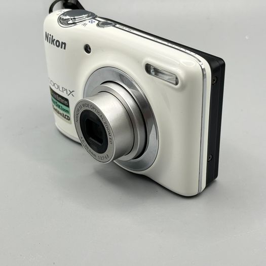 Nikon Digital Camera Coolpix L25 10.1MP White Tested + Full Kit - Boxed