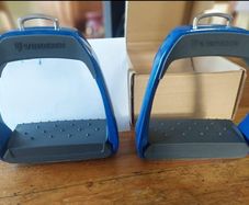 Stirrups - Winderen Saphire - Brand New