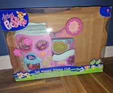 Used Littlest Pet Shop Tail Waggin' Fitness Club House Playset