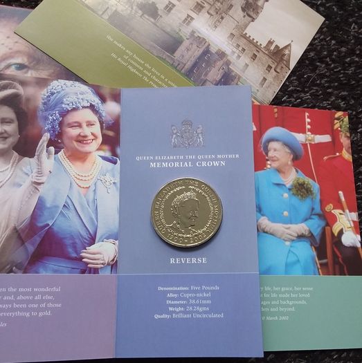Great Britain : 2002 Queen Elizabeth The Queen Mother, Memorial Crown, Presentation Pack