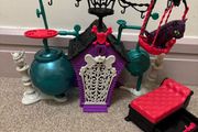 Monster High SECRET CREEPERS CRYPT Doll Playset Pet Cat Crescent Sound Clawdeen