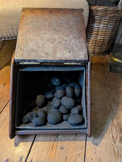 Edwardian oak coal box 34 x 33 x 44 cm