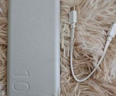Title: Samsung 10,000mAh Portable Power Bank