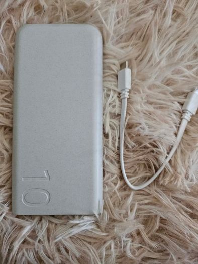 Title: Samsung 10,000mAh Portable Power Bank