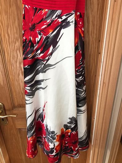 Beautiful Occasion Dress Size 12 and Wrap read description