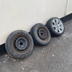 BMW wheel size 17 no cracks, the black ones are size 15