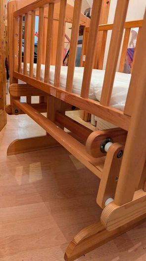 Gliding crib