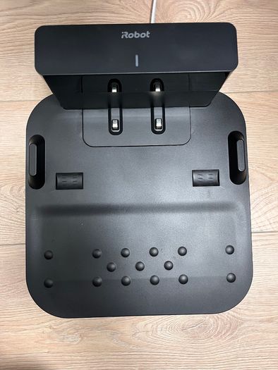 iRobot Braava jet m6 Mop - Pristine/Like-New Condition