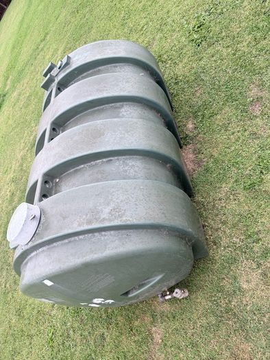 Oil tank