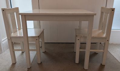 Kids table and chairs