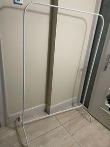 clothes rail
