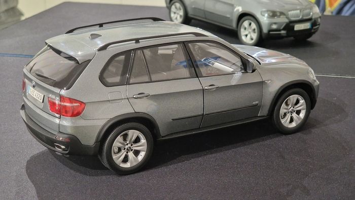 Bmw X5 4.8i E70 Kyosho 1:18
