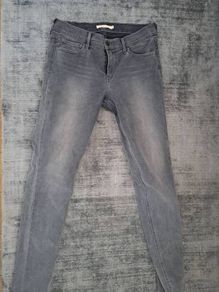 Levi Skinny grey jeans 31 rrp 130