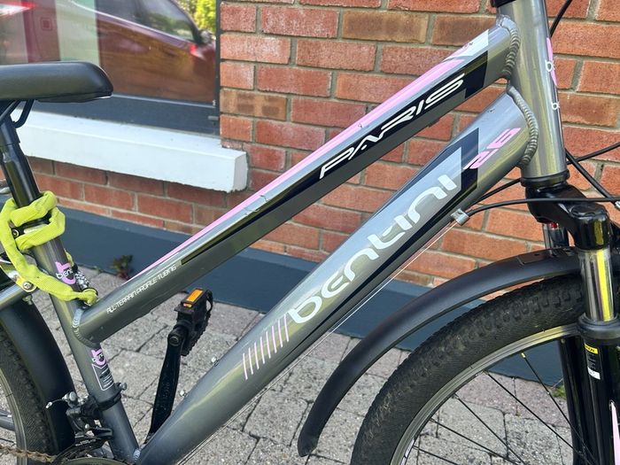 Girl's bike age 10-13