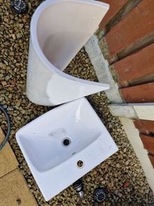 Bathroom sink FREE