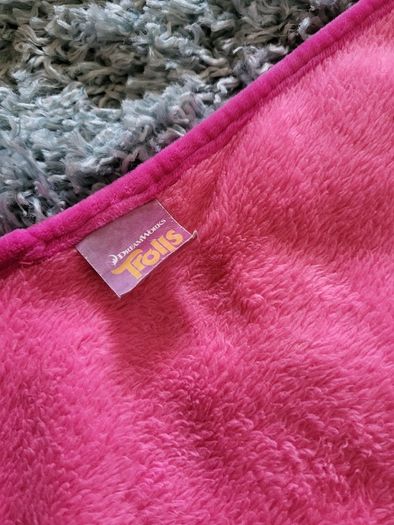 Beautiful Trolls hooded blanket