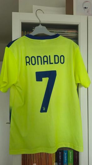 Ronaldo Football Kit + Shorts Age 12-13