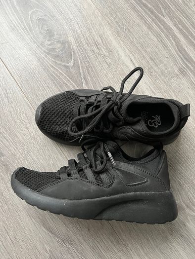 Black trainers ripstop size 13uk