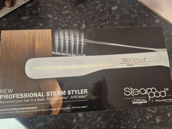 L Oreal Steam Pod Brand New in box