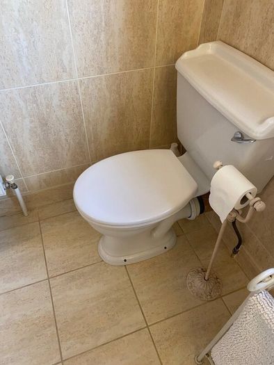 Bathroom suite