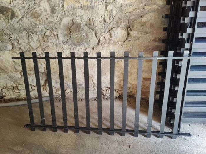 Iron Fence Garden/House (Black)