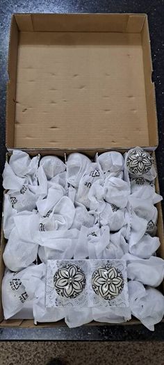 Kitchen / Wardrobe Press Knobs