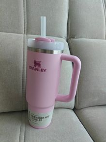 Brand new Stanley Quencher H2.0 FlowState Tumbler  0.89L cherry blossom