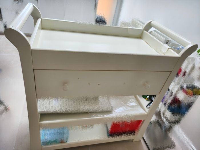 Baby changing table