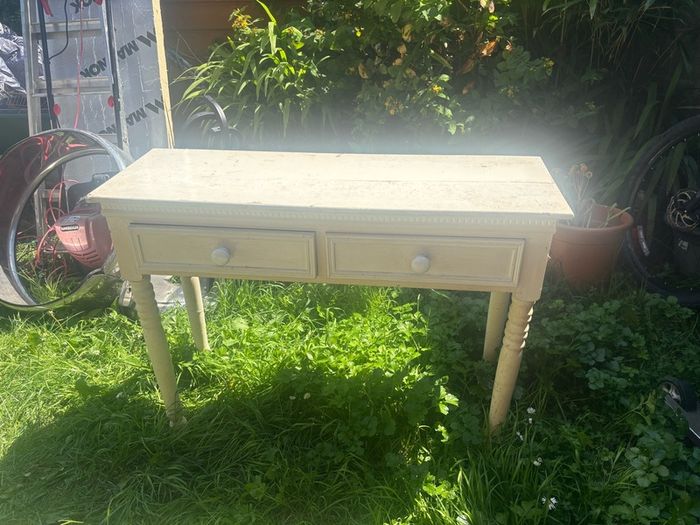 Vintage-Style Painted Wooden Console Table with Two Drawers