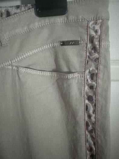 Tuzzi lovely stretchy pants size UK16 EU44 Postage included