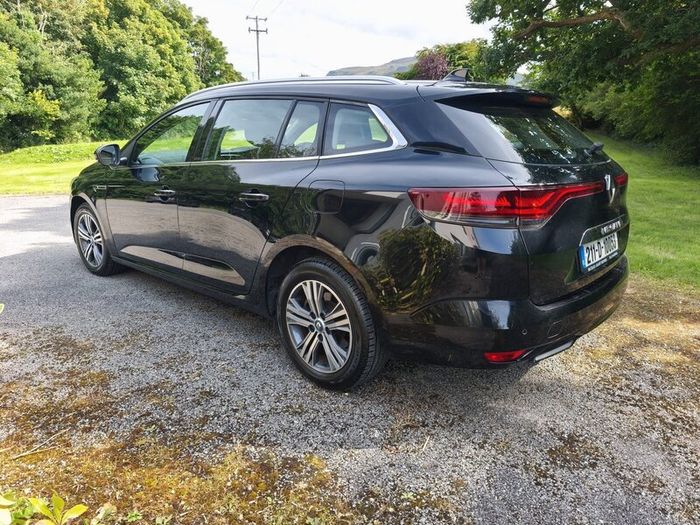 Renault Megane 2021 E-tech PHEV 160 Auto Iconic ST