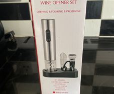 Electric wine opener set