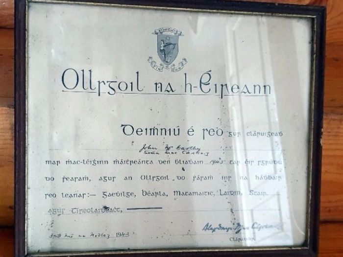 Vintage 1943 National University Ireland Cert'